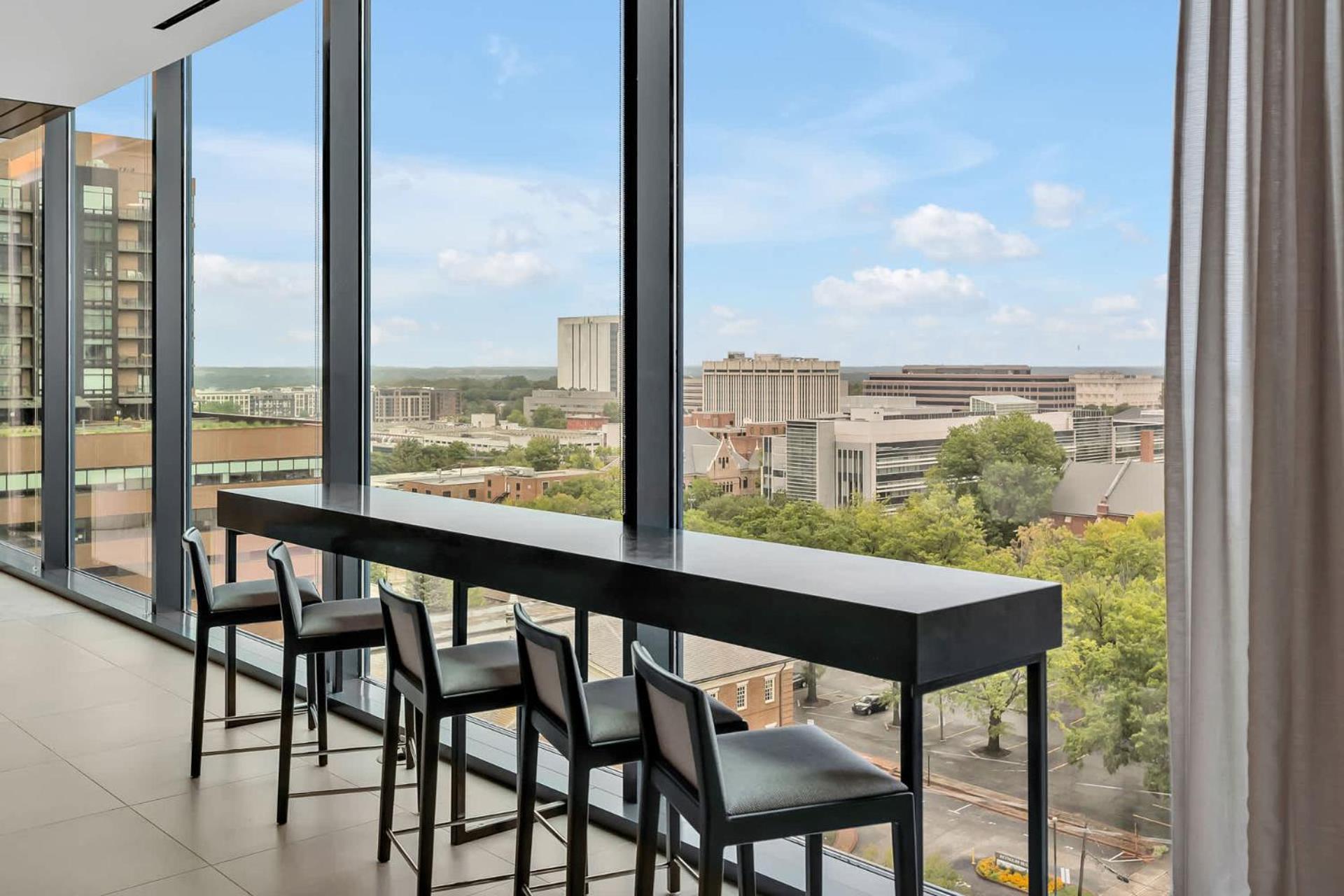 High-Rise Apt Raleigh Free Parking & Sunset View 1 Extérieur photo